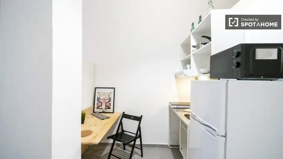 Room in Barrio de Benicalap