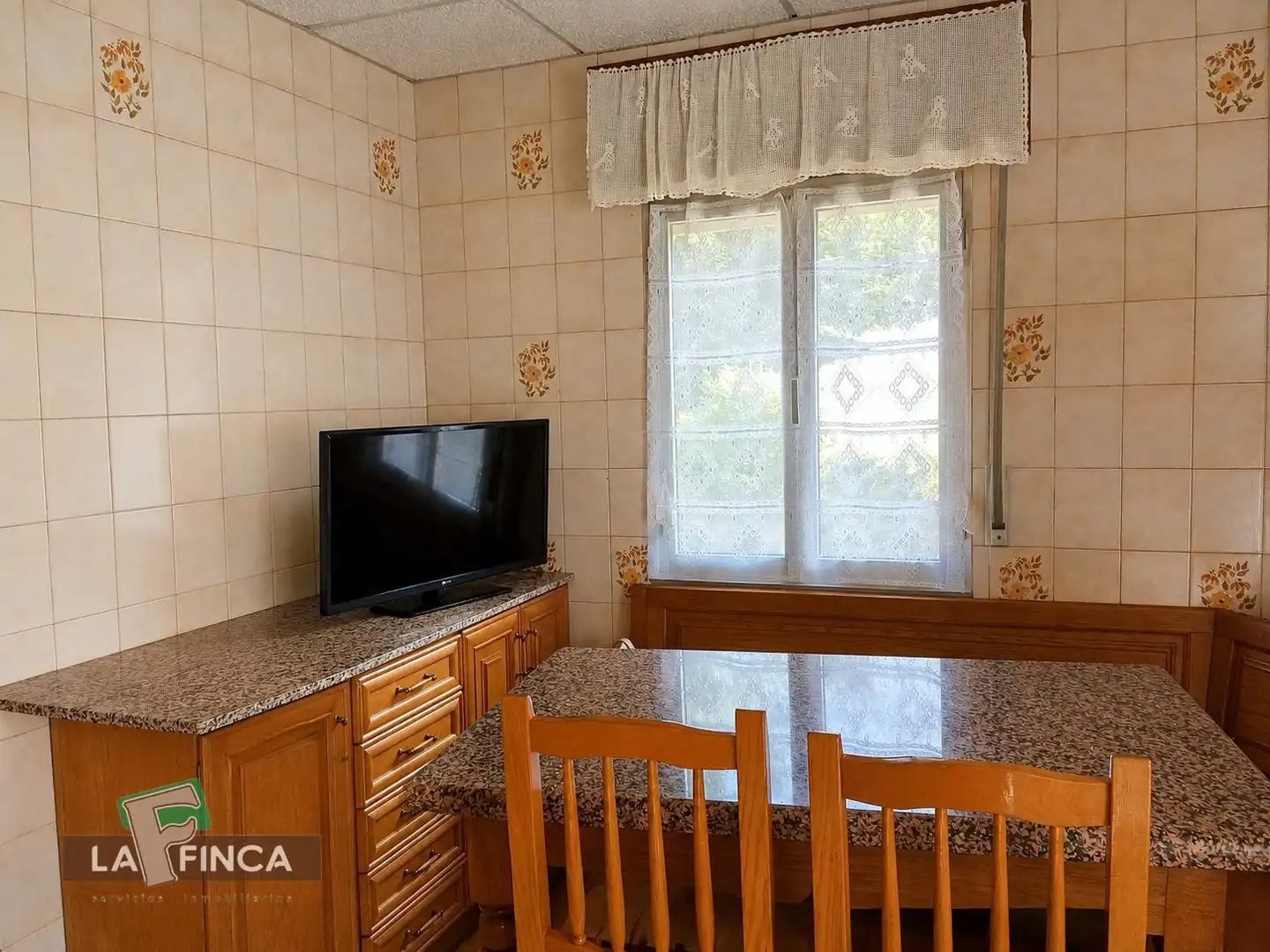 Kitchen of Houses for sale in Belmonte de Miranda  with Heating, Terrace and Storage room