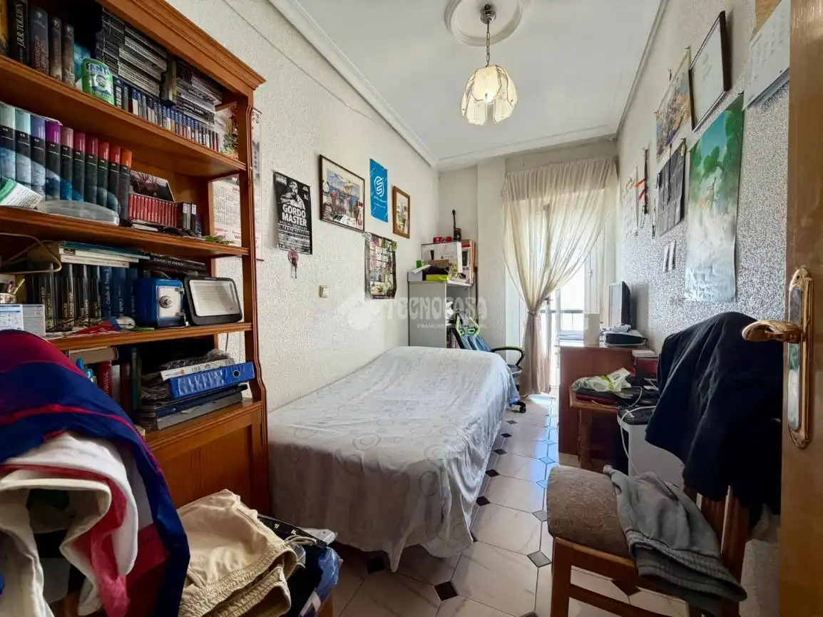 Schlafzimmer von Wohnung zum Verkauf in Úbeda mit Klimaanlage, Heizung und Balkon