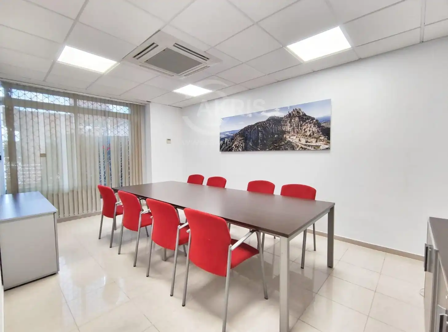 Büro zur Miete in Lloret de Mar mit Klimaanlage, Terrasse und Möbliert
