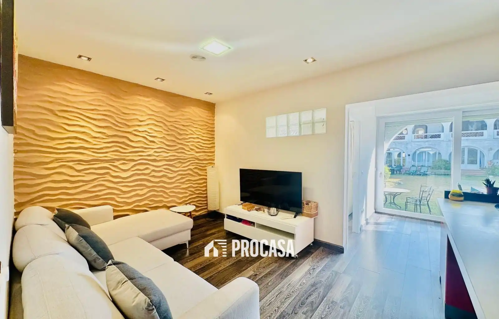 Wohnzimmer von Wohnung zum Verkauf in Empuriabrava mit Klimaanlage, Heizung und Terrasse
