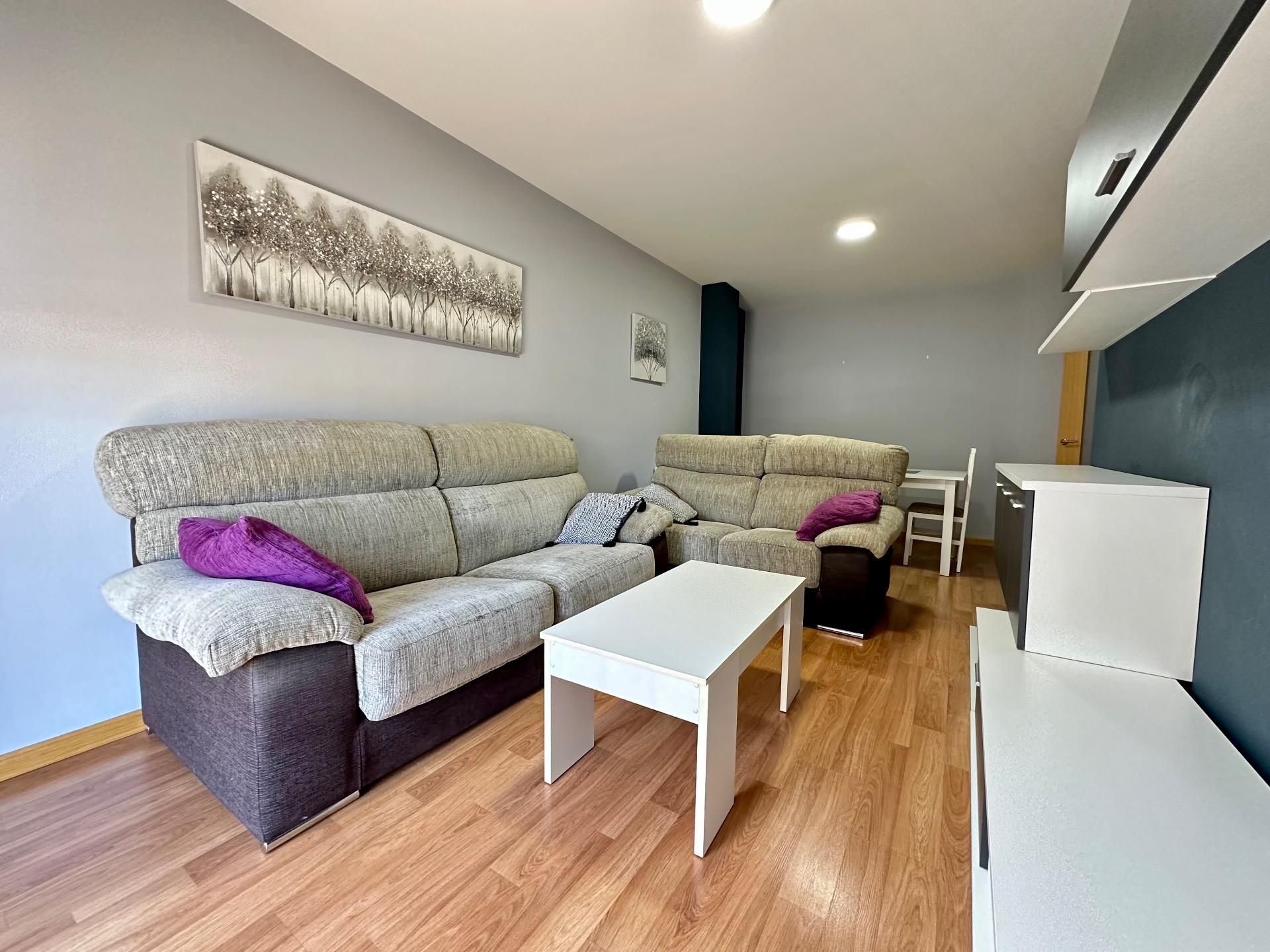 Sala d'estar de Pis en venda en Ponferrada amb Calefacció, Terrassa i Traster