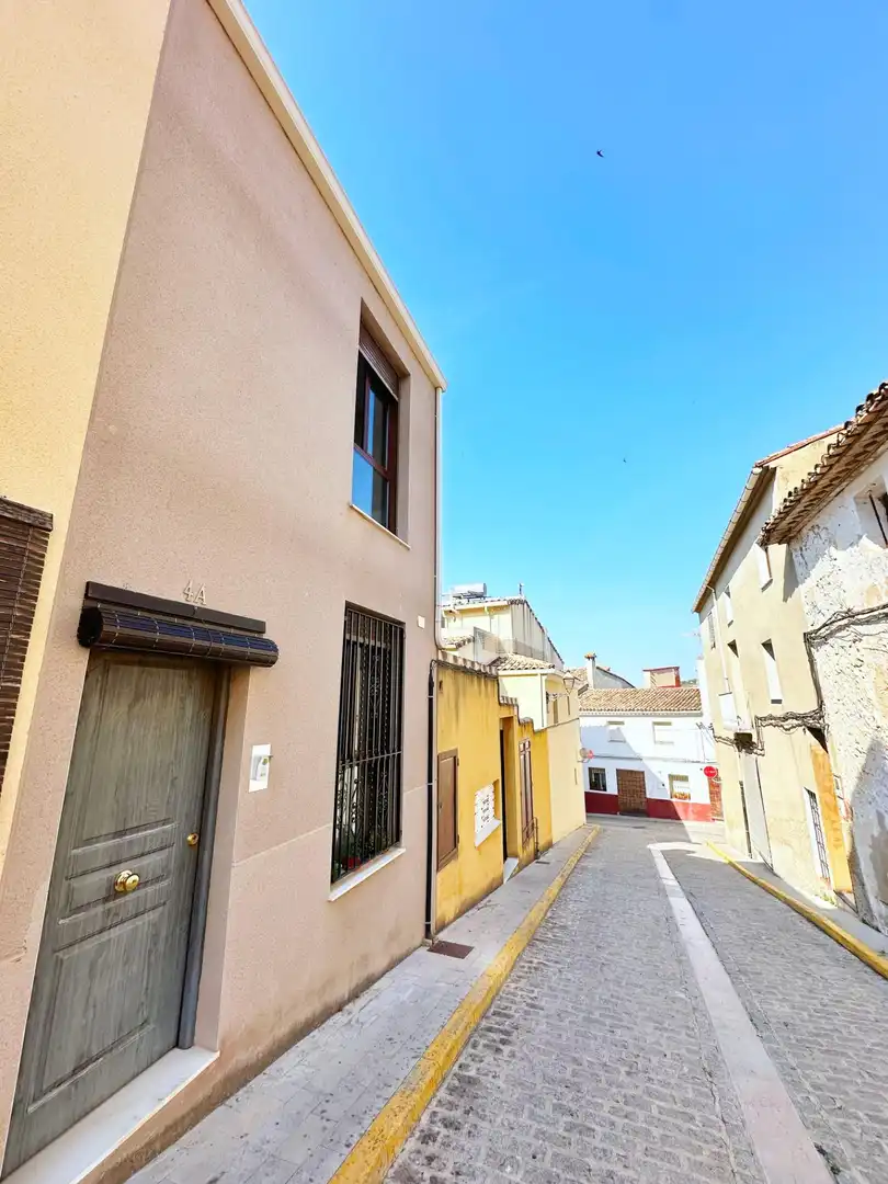 Vista exterior de Casa adosada en venta en Castelló de Rugat con Aire acondicionado, Calefacción y Jardín privado