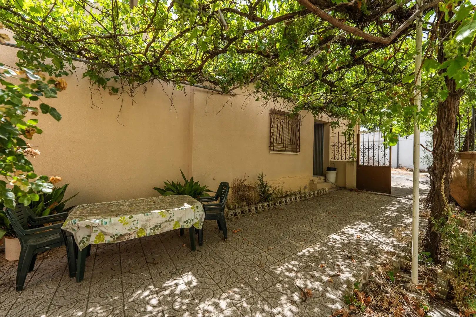 Terrassa de Casa o xalet en venda en Yuncler amb Aire condicionat, Calefacció i Jardí privat