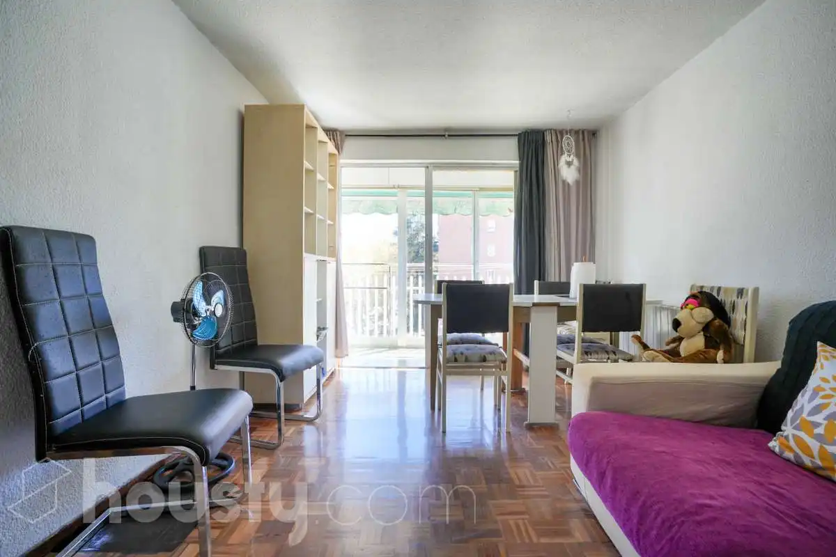 Habitación de Piso en venta en  Madrid Capital con Calefacción, Parquet y Terraza