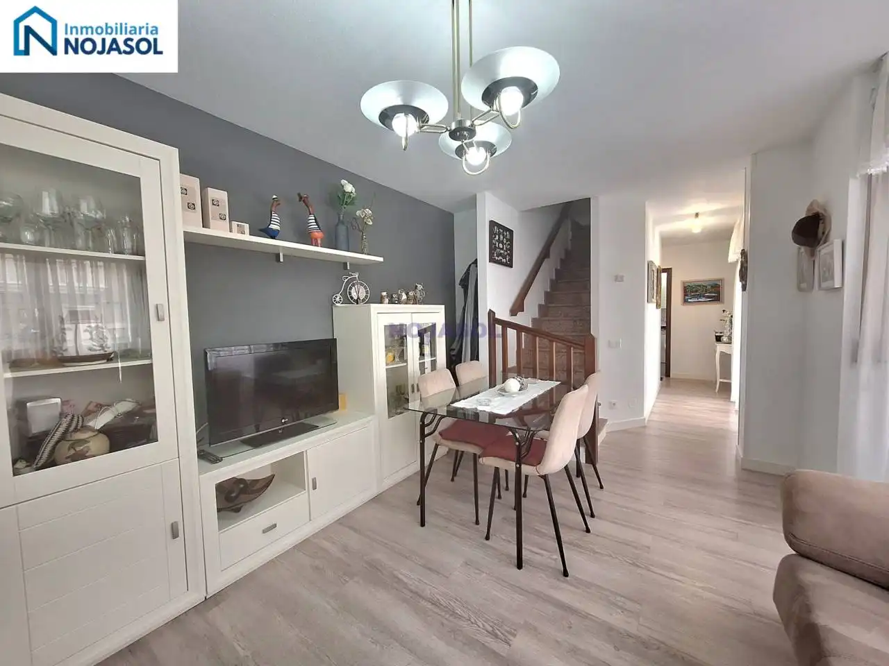 Sala d'estar de Apartament en venda en Noja amb Calefacció, Terrassa i Moblat