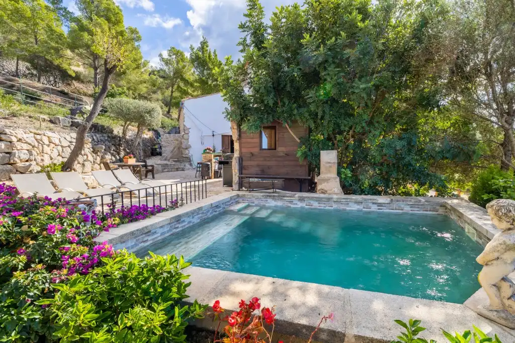 Schwimmbecken von Country house zum Verkauf in Andratx mit Klimaanlage, Heizung und Privatgarten