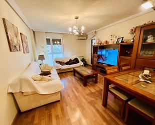 Sala d'estar de Pis en venda en  Zaragoza Capital amb Aire condicionat, Calefacció i Parquet