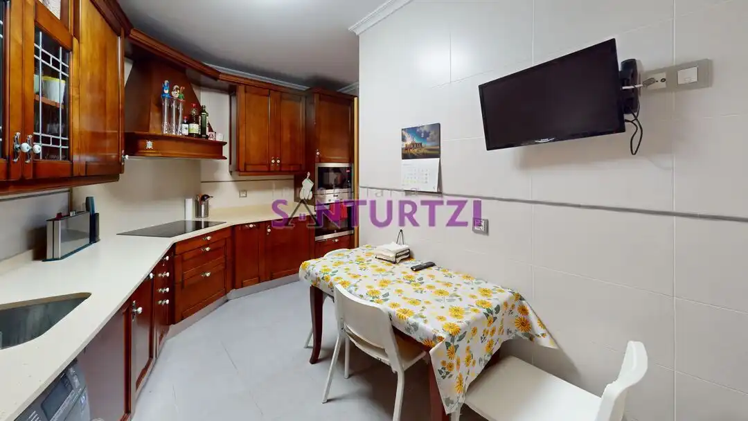 Cocina de Piso en venta en Santurtzi  con Calefacción, Terraza y Trastero