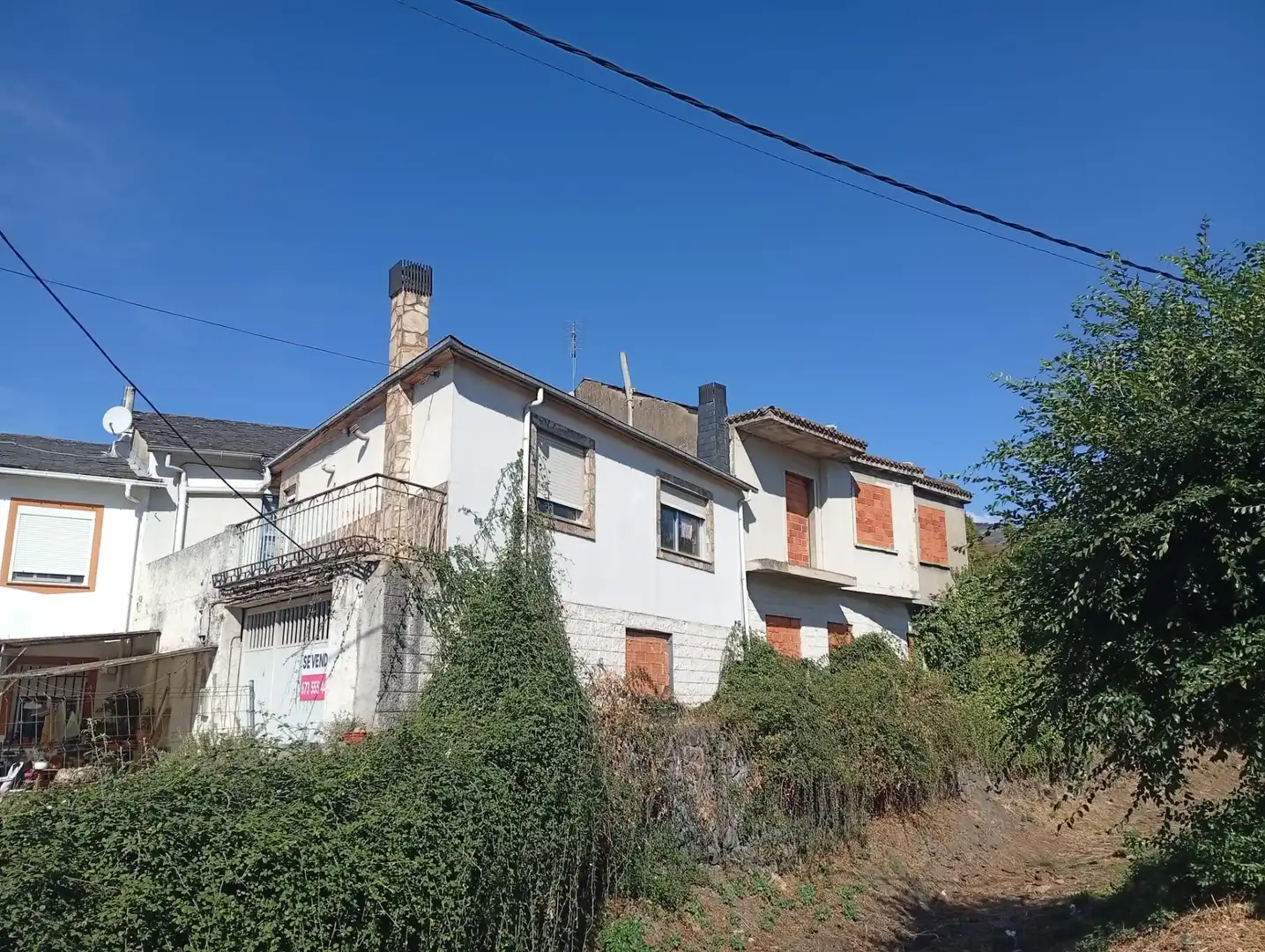 Exterior view of Houses for sale in A Rúa 