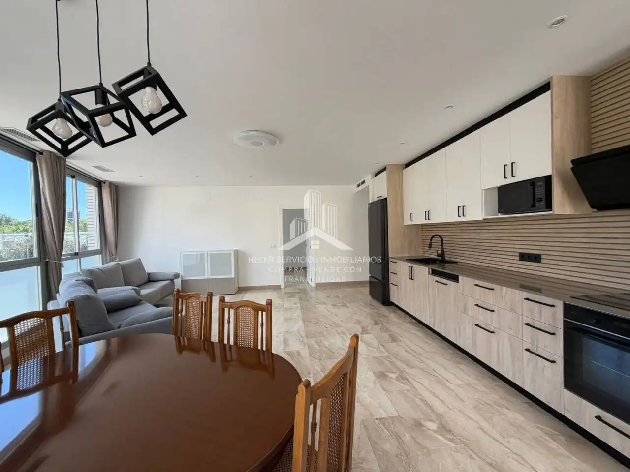 Sala de estar de Piso de alquiler en Castellón de la Plana / Castelló de la Plana con Parquet y Amueblado