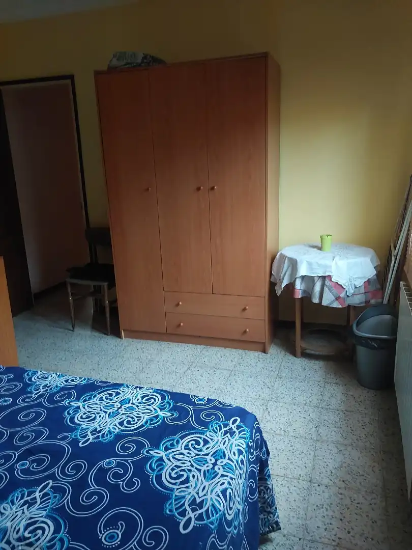 Bedroom of Flat for share in Banyoles  with Terrace, Furnished and Balcony