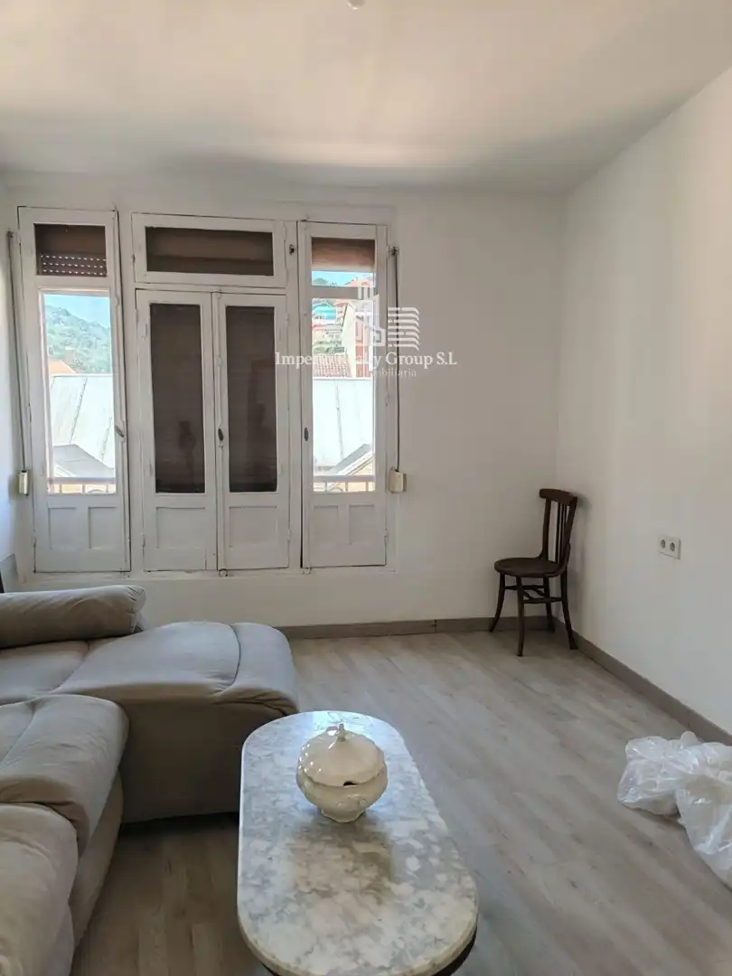 Sala d'estar de Pis en venda en Langreo amb Calefacció i Moblat