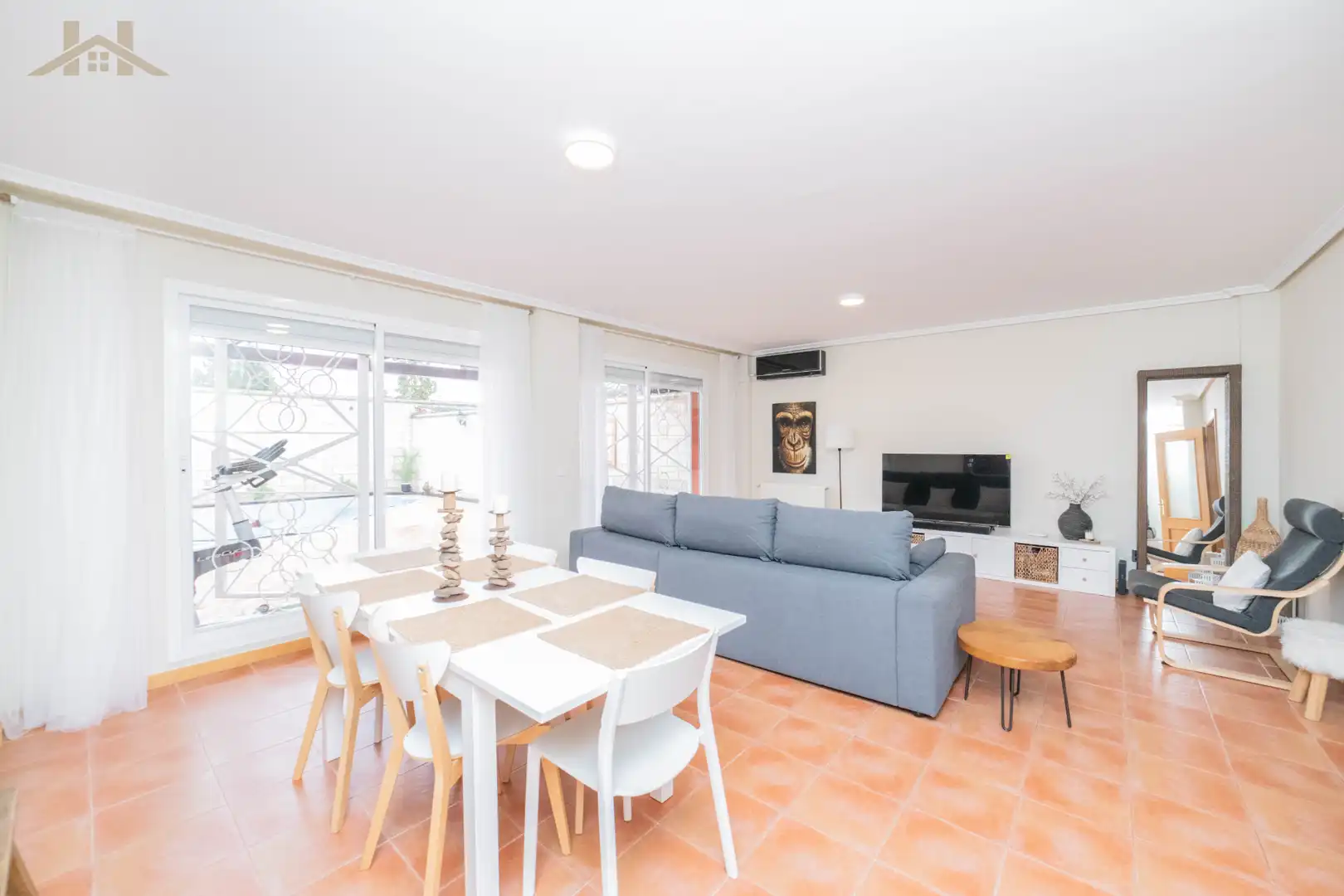Sala de estar de Casa adosada en venta en Illescas con Aire acondicionado, Calefacción y Jardín privado