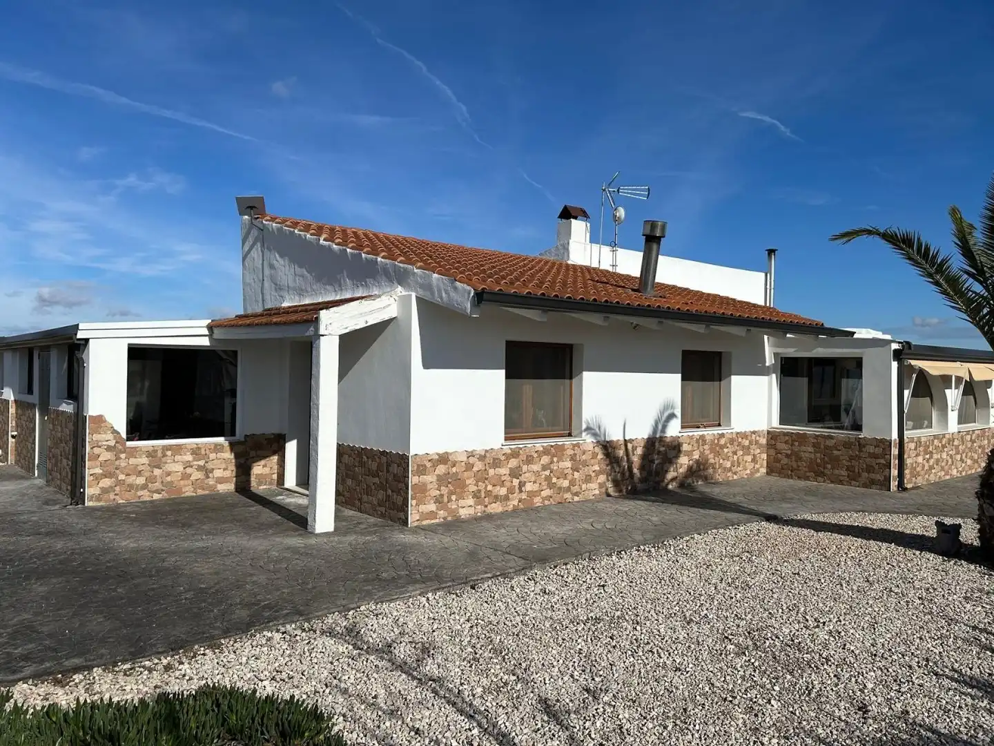 Vista exterior de Casa o chalet en venta en Villena con Jardín privado, Terraza y Piscina