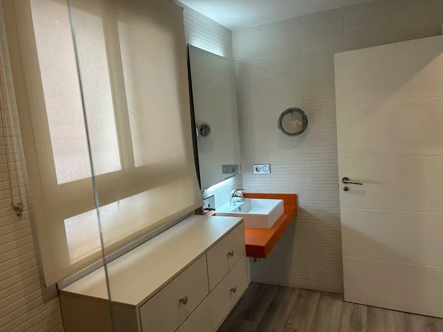 Baño de Piso de alquiler en Alhendín con Aire acondicionado, Calefacción y Jardín privado