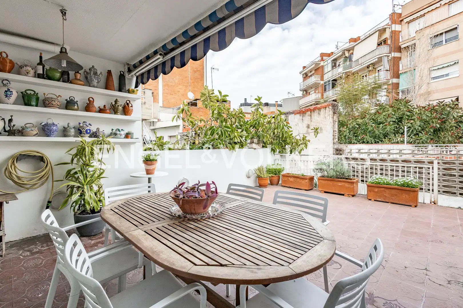 Terrassa de Casa o xalet en venda en Sant Joan Despí amb Aire condicionat, Calefacció i Jardí privat