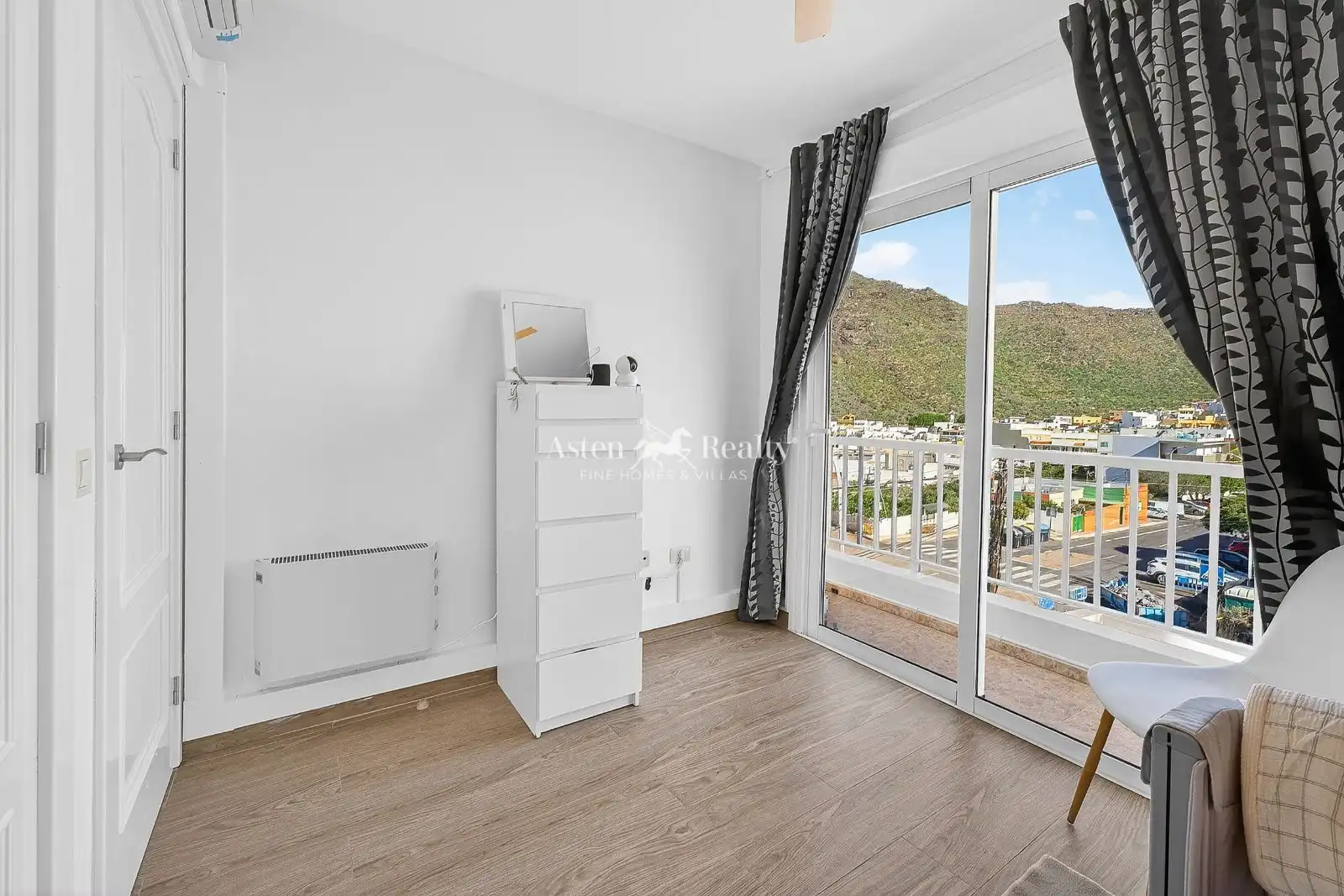 Dormitori de Apartament en venda en Santiago del Teide amb Terrassa, Traster i Moblat