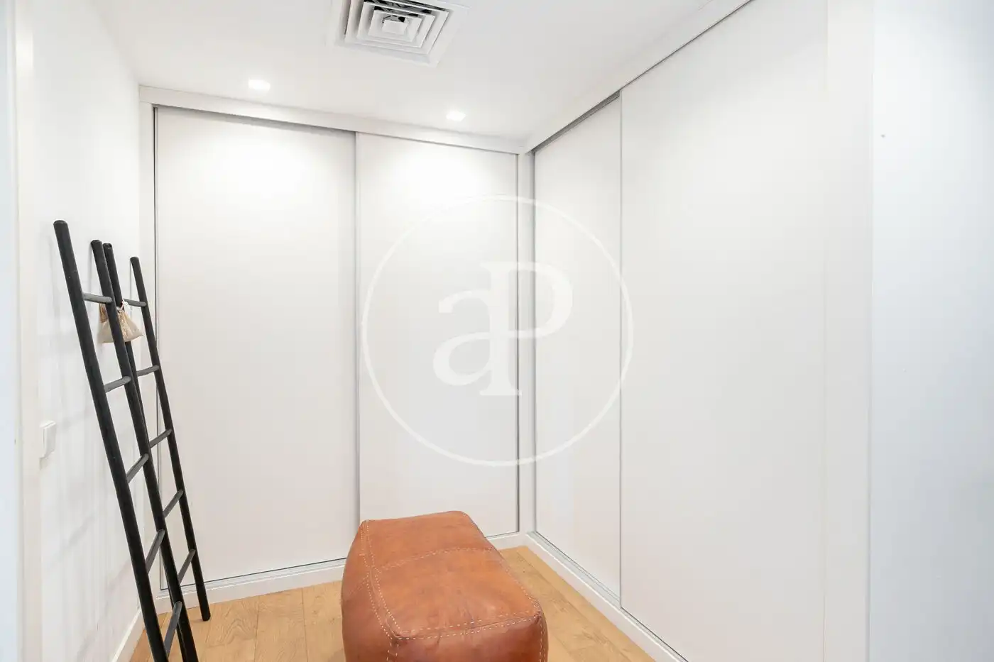 Detached homes for sale in Barcelona  with Air Conditioner, Heating and Private garden