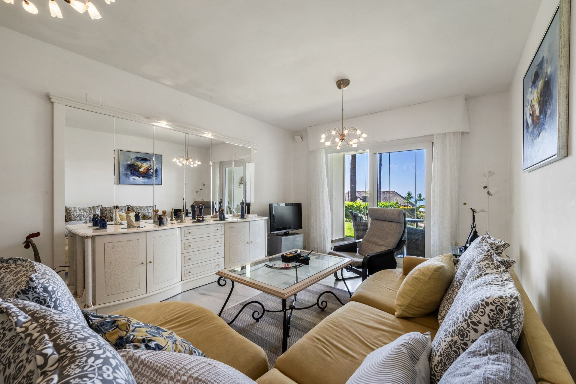 Living room of Planta baja for sale in Mijas  with Air Conditioner, Private garden and Terrace