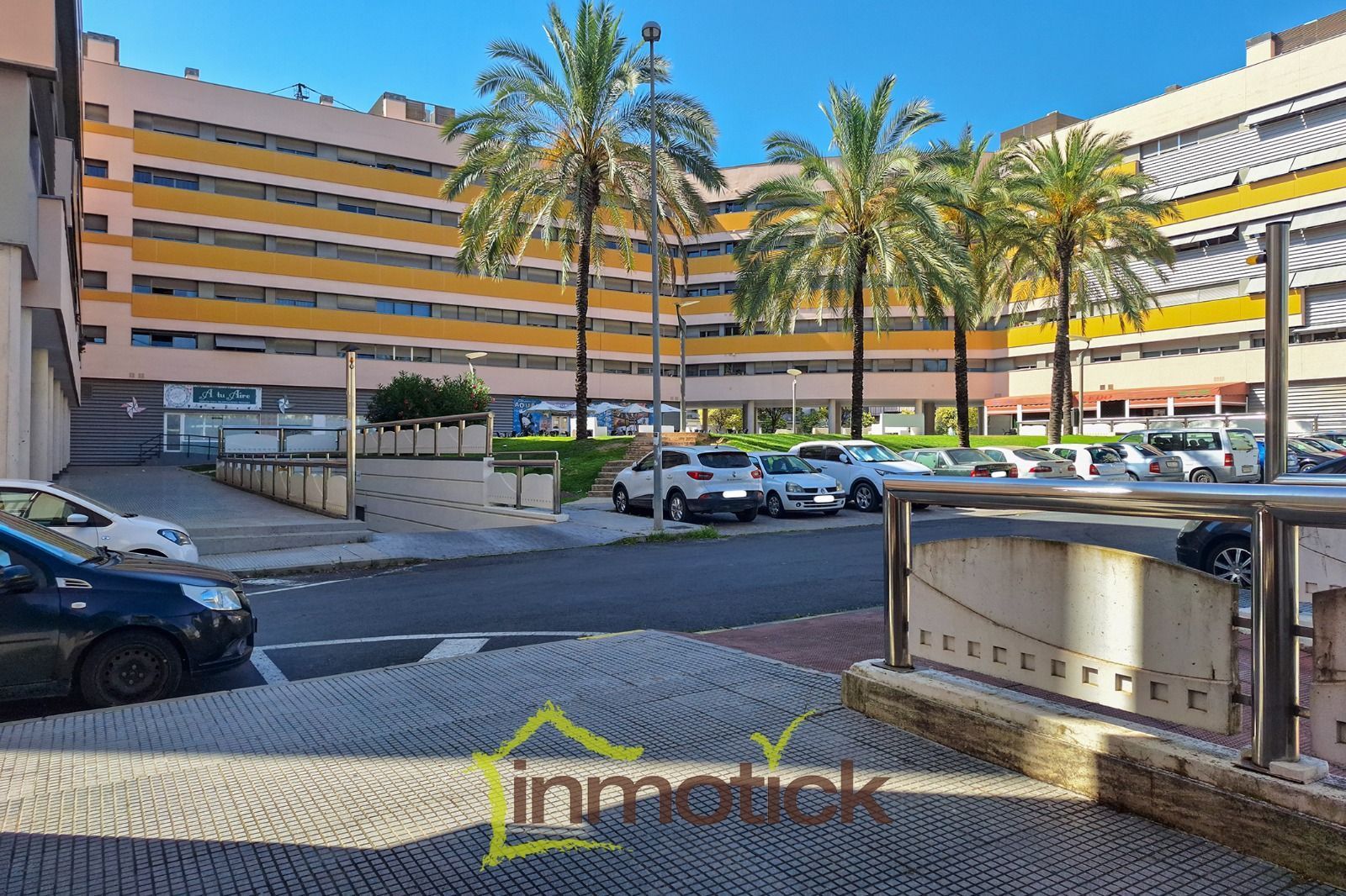 Vista exterior de Pis en venda en  Huelva Capital amb Aire condicionat i Traster