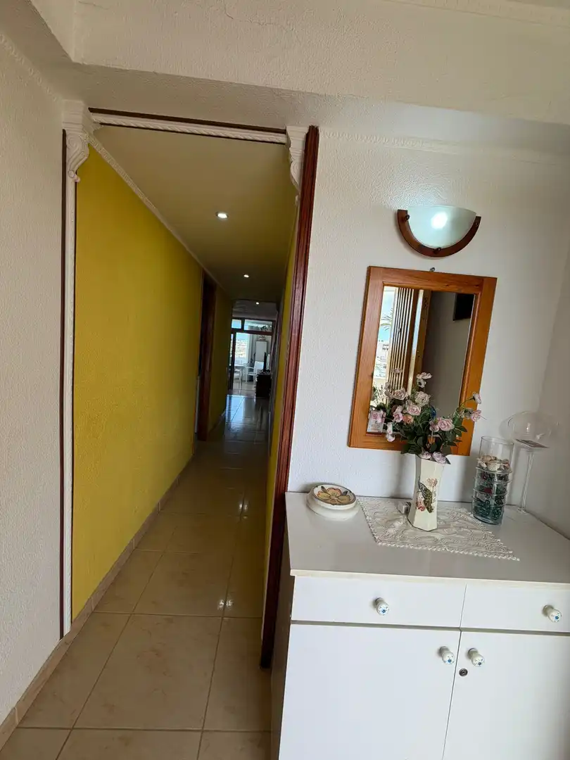Apartamento en venta en San Bartolomé de Tirajana con Amueblado y Piscina comunitaria