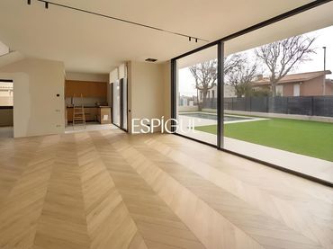 Casa amb balcó en venda a camp dels hermanos