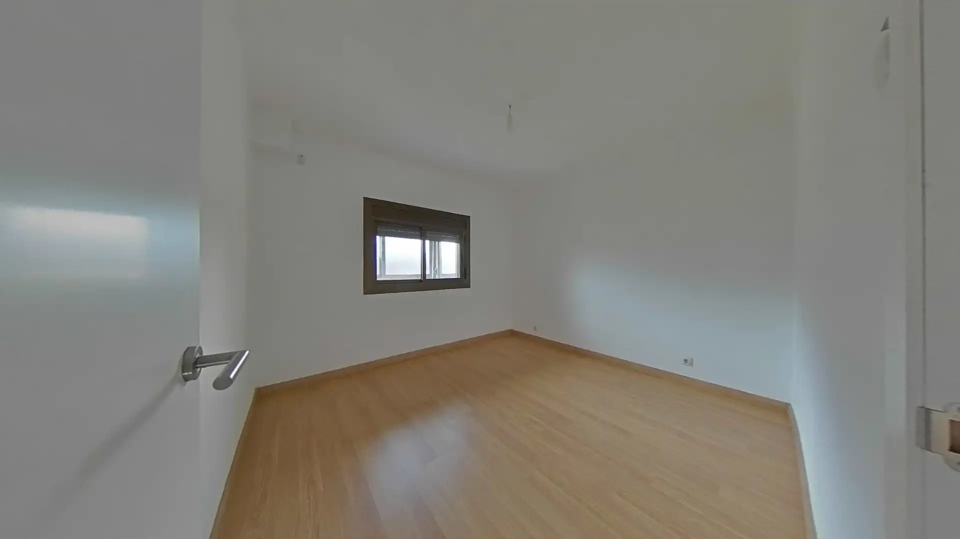 Habitación de Piso en venta en Santa Coloma de Gramenet con Parquet
