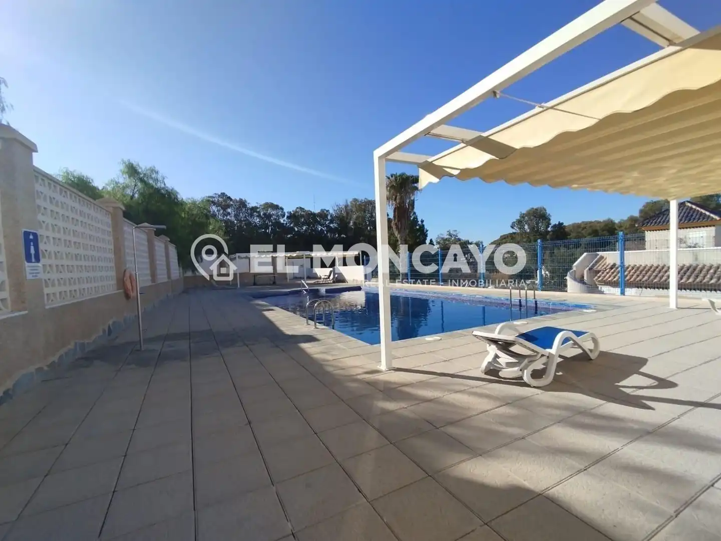 Swimming pool of Houses for sale in Guardamar del Segura  with Air Conditioner, Heating and Private garden