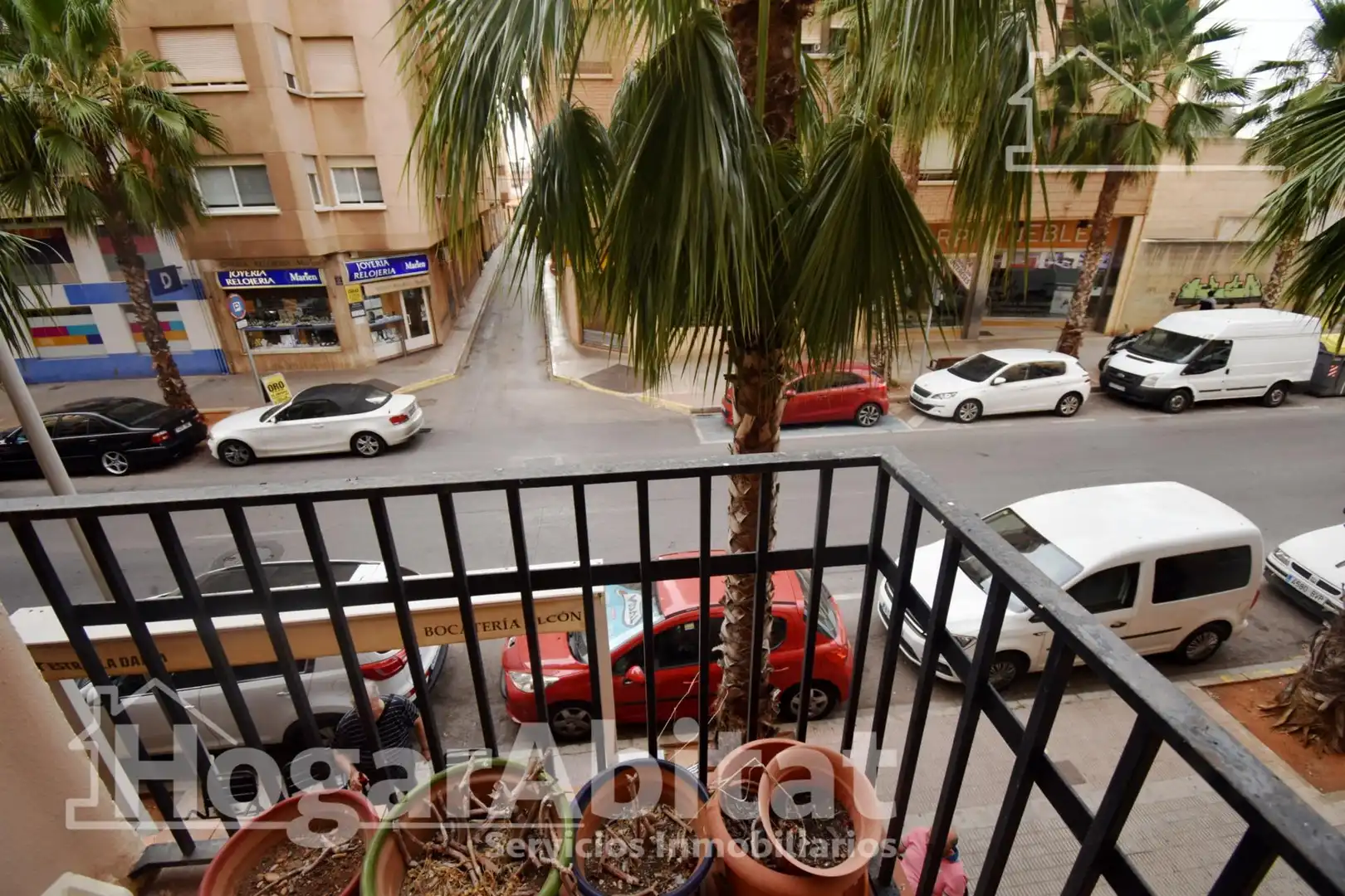 Vista exterior de Piso en venta en Vila-real con Amueblado y Balcón