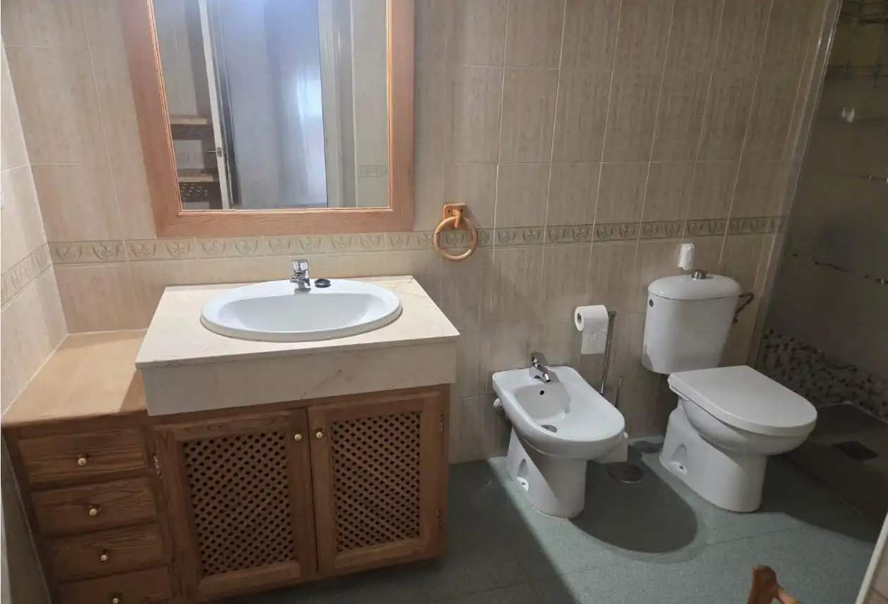 Bany de Apartament en venda en Marbella amb Aire condicionat, Jardí privat i Terrassa