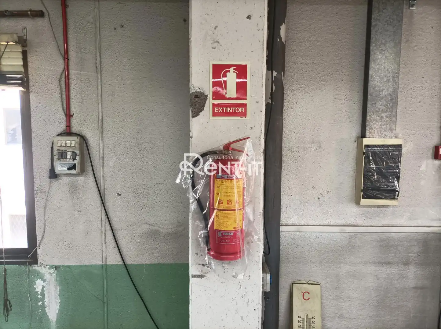 Außenansicht von Fabrikhallen zur Miete in Sant Vicenç Dels Horts