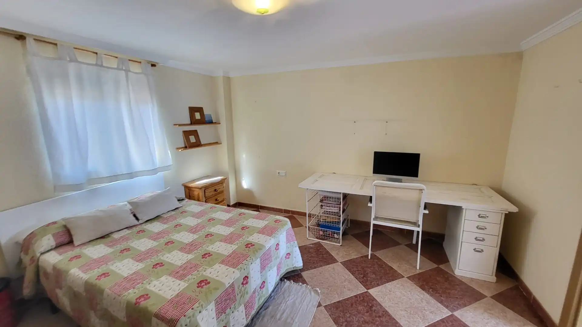 Dormitori de Casa adosada en venda en Rincón de la Victoria amb Terrassa, Traster i Moblat