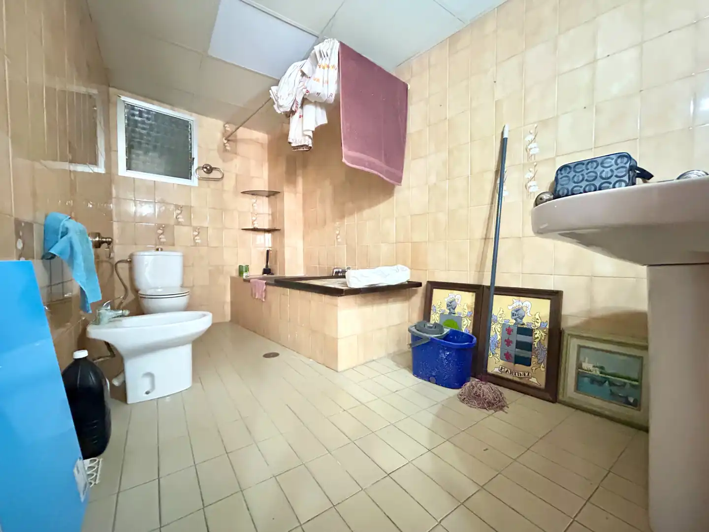 Bathroom of Flat for sale in Manises  with Air Conditioner, Terrace and Balcony