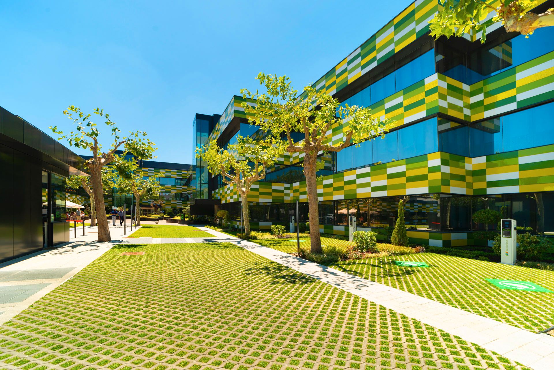 Exterior view of Office to rent in  Madrid Capital  with Air Conditioner, Heating and Terrace