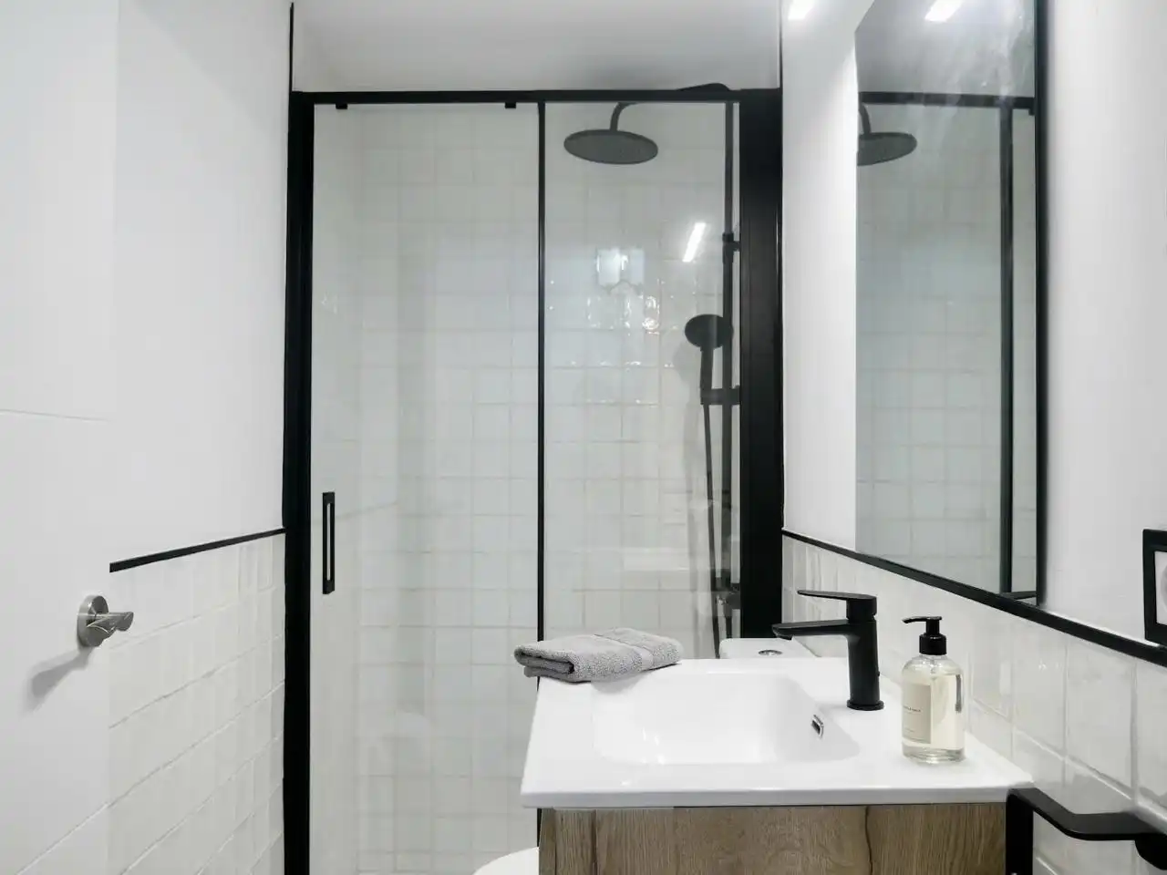 Baño de Piso de alquiler en Sevilla con Aire acondicionado, Calefacción y Terraza