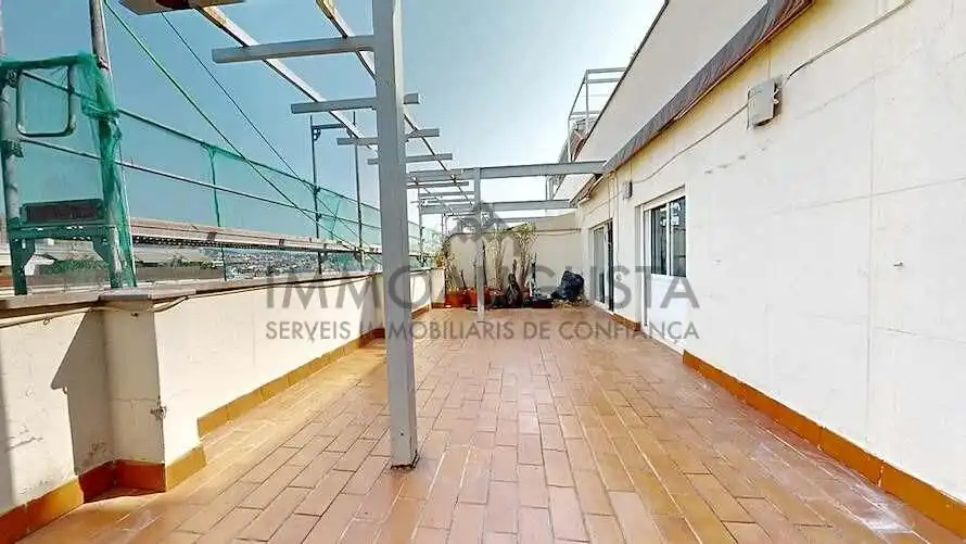 Terrassa de Pis en venda en Barcelona amb Parquet i Terrassa