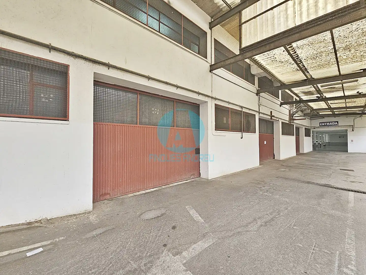 Parking de Nave industrial de alquiler en Mataró