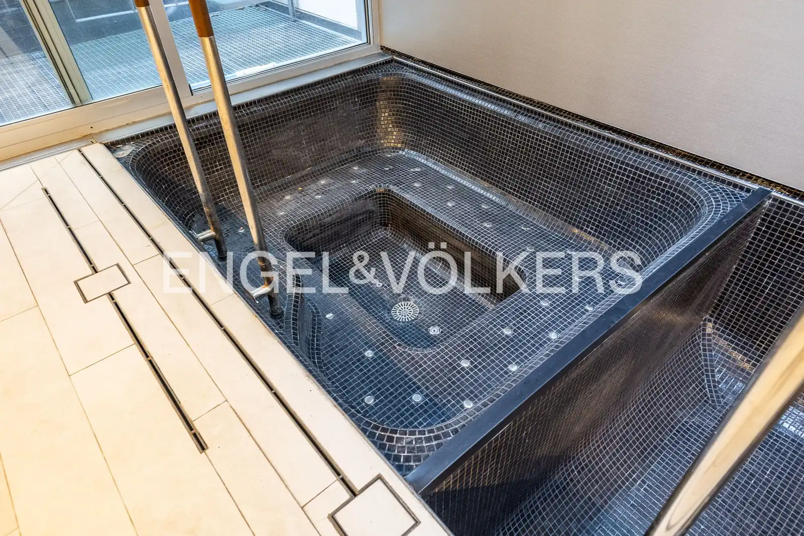 Piscina de Casa o xalet en venda en Terrassa amb Aire condicionat, Calefacció i Jardí privat