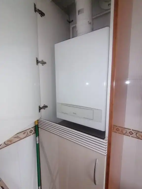 Cuina de Pis en venda en Gijón  amb Calefacció, Parquet i Terrassa
