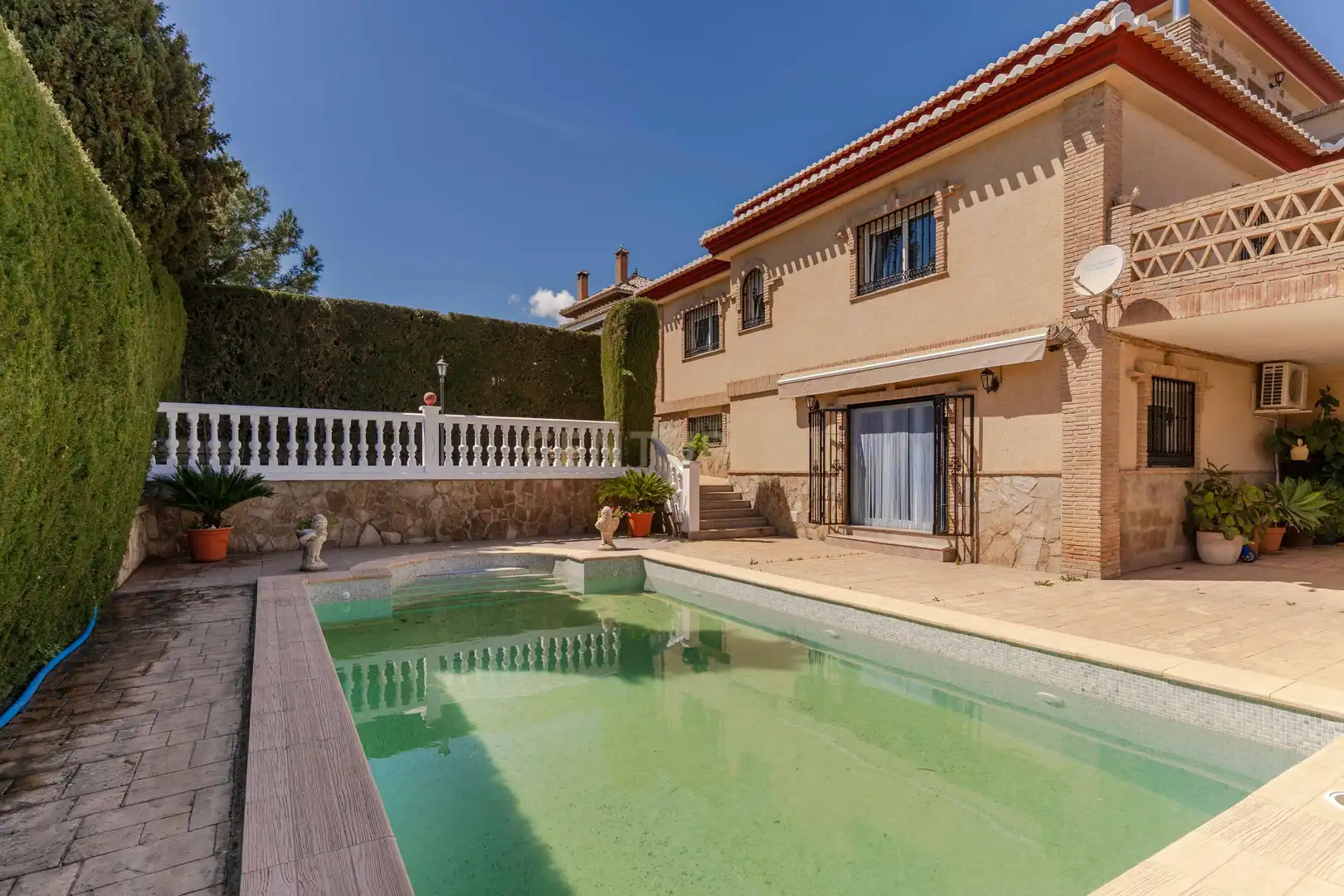 Vista exterior de Casa o chalet en venta en Las Gabias con Jardín privado, Trastero y Piscina