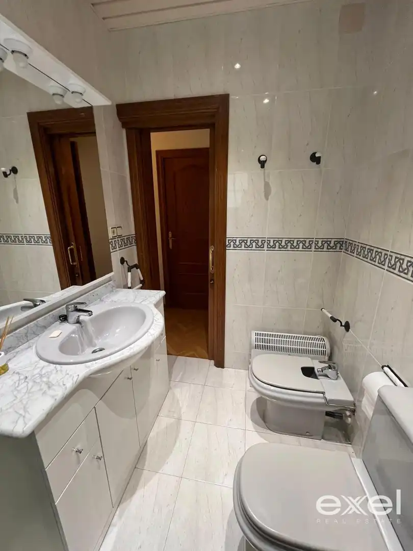 Bathroom of Flat for sale in Sant Joan Despí  with Air Conditioner, Heating and Terrace