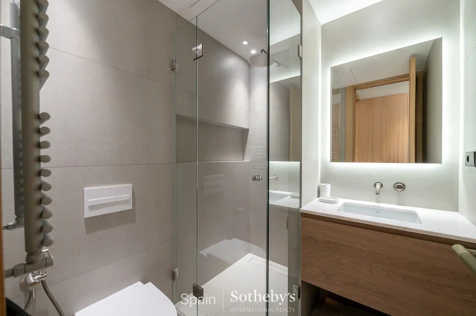 Bany de Apartament en venda en Madrid amb Aire condicionat, Calefacció i Terrassa
