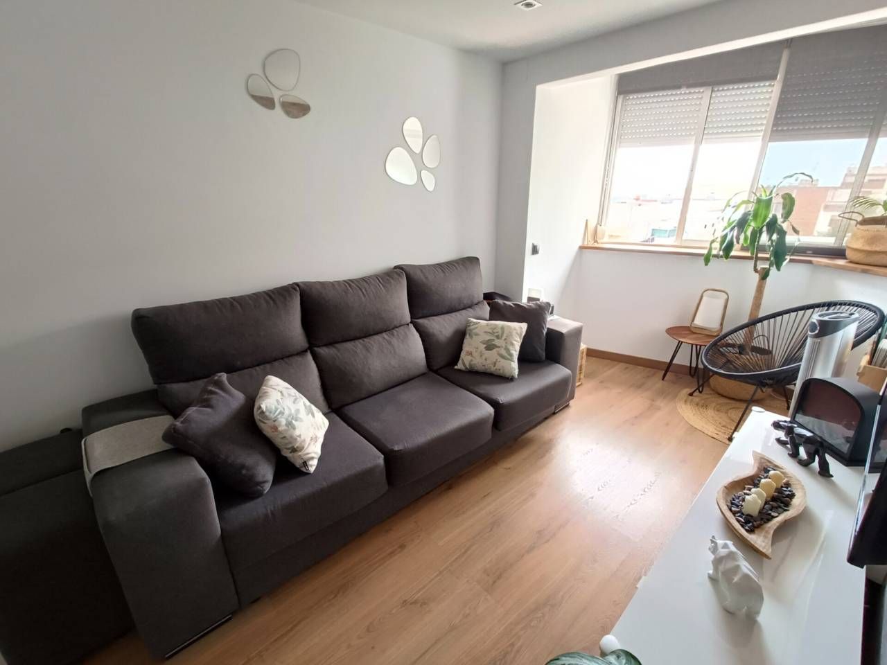 Living room of Flat for sale in Santa Coloma de Gramenet  with Parquet flooring