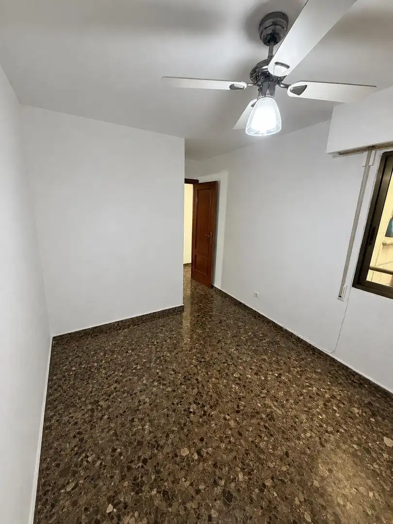 Flat for sale in Valencia  with Balcony