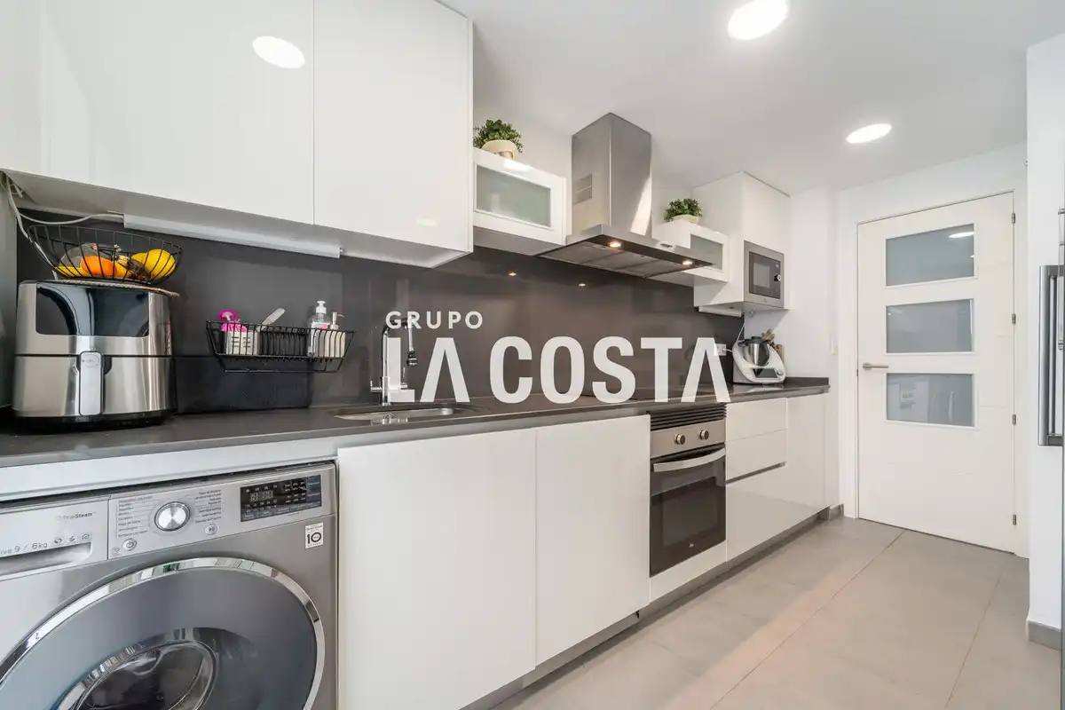 Cocina de Ático en venta en Torremolinos con Aire acondicionado, Terraza y Trastero