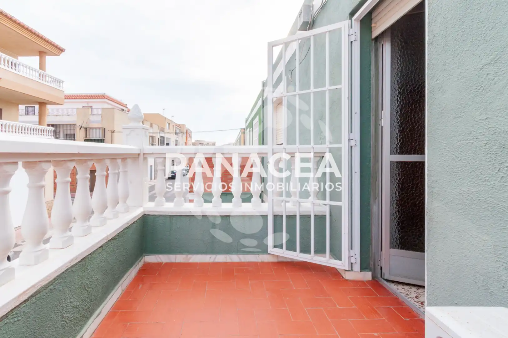 Terrassa de Casa o xalet en venda en Roquetas de Mar amb Aire condicionat, Jardí privat i Moblat