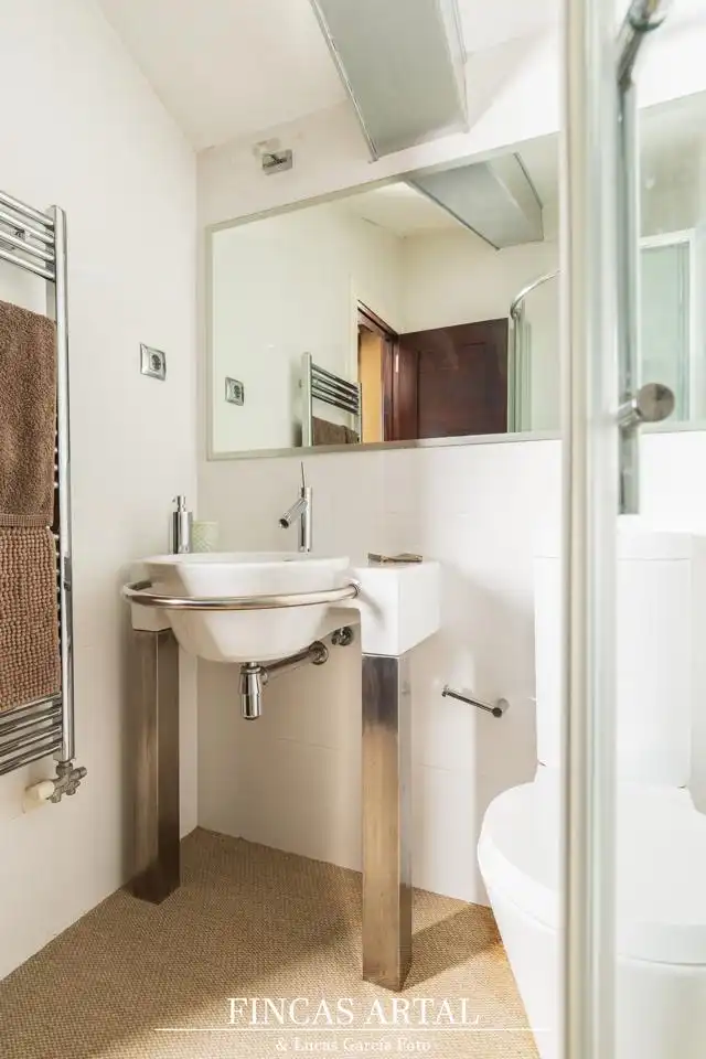 Baño de Casa o chalet en venta en Zaragoza con Aire acondicionado, Calefacción y Jardín privado