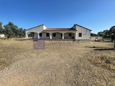 Xalet amb piscina en venda a Casar de Cáceres