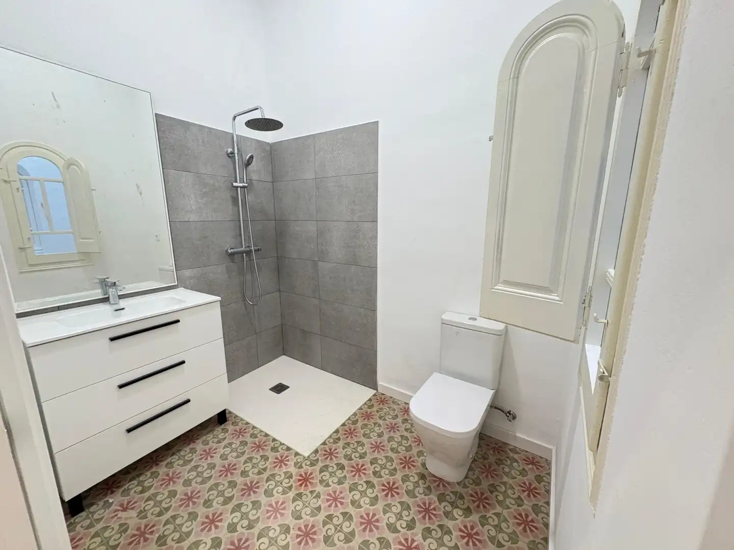 Baño de Casa o chalet de alquiler en Figueres con Terraza